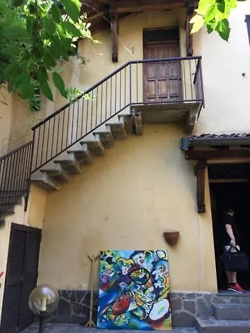 Appartement Porzione Di Casale Con Cortile E Vista Parco à Castellanza