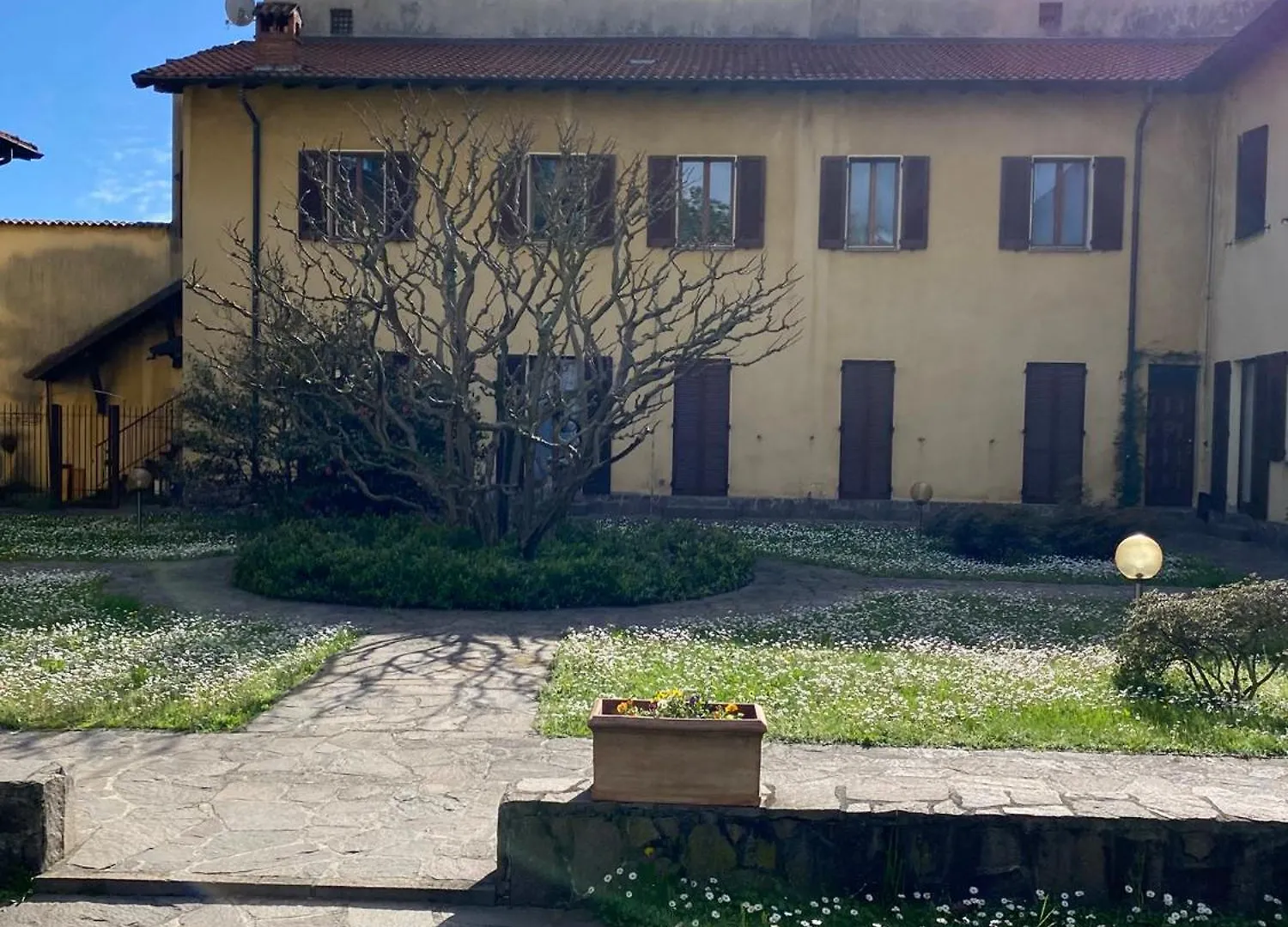 Appartement Porzione Di Casale Con Cortile E Vista Parco à Castellanza
